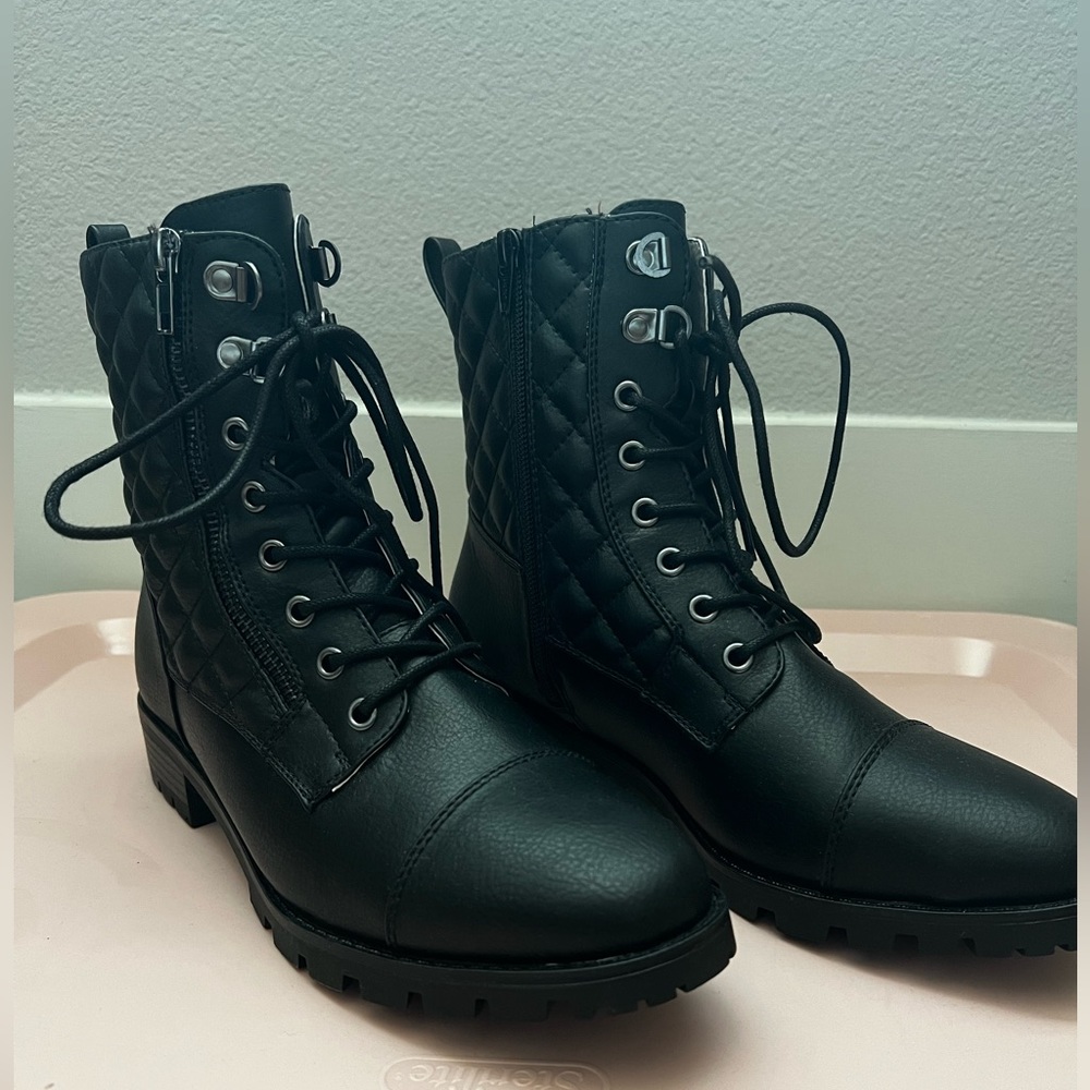 White Mountain Leather Boots